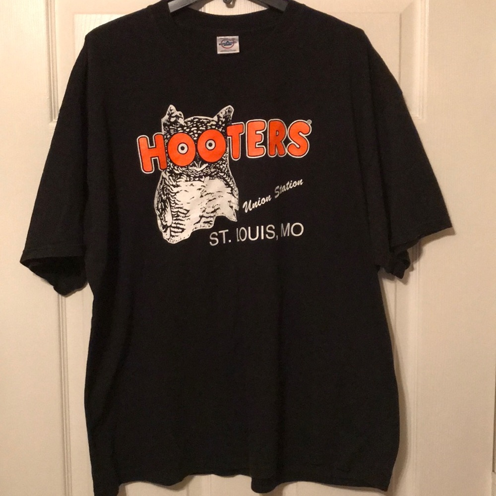 Delta Magnum Weight Hooters 2X tee